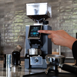 Eureka Mignon Specialita Smart black  | Automatický mlynček na kávu