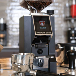 Eureka Mignon Specialita Smart black  | Automatický mlynček na kávu