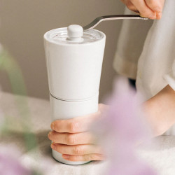 Hario Simply Ceramic - mlynček na kávu