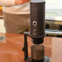 Outin Nano -  univerzálny držiak na kávovar