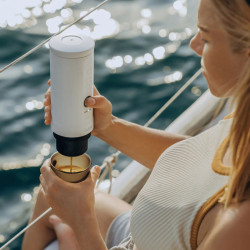 OutIn Nano 2 (Pearl white) - cestovný kávovar
