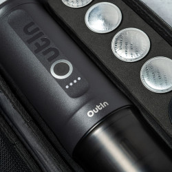 Outin Nano (Space grey) set - cestovný kávovar + ochranné puzdro