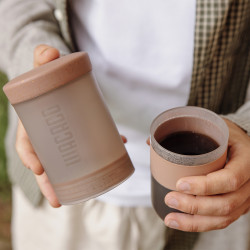 Wacaco Prestina (clay pink) – prenosný kávovar s integrovanou šálkou